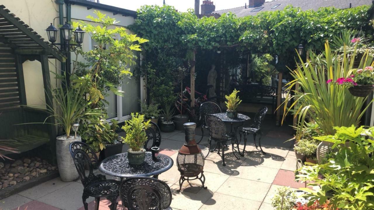Abbey Court Guest House 칼라일 외부 사진